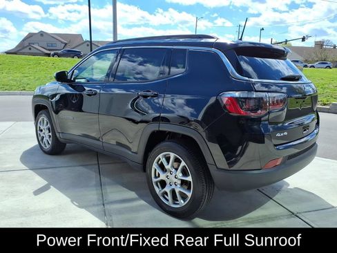 Used 2022 Jeep Compass Latitude w/ Sun and Sound Group AWD/4WD image 5