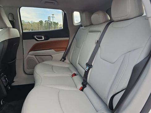 Used 2022 Jeep Compass Limited image 29
