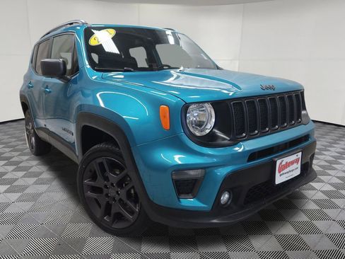 Used 2021 Jeep Renegade Latitude AWD/4WD image 3