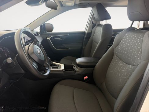 Used 2023 Toyota RAV4 XLE w/ Convenience Package FWD image 18