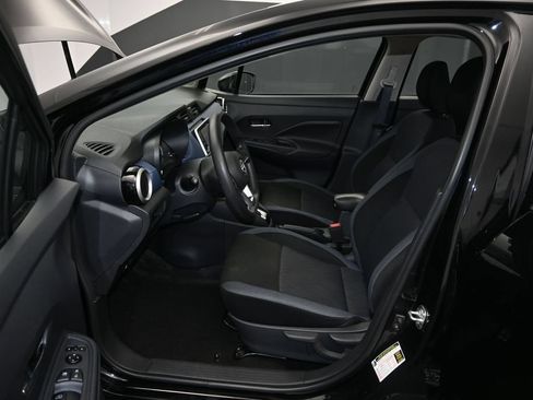 Used 2025 Nissan Versa SV FWD image 17