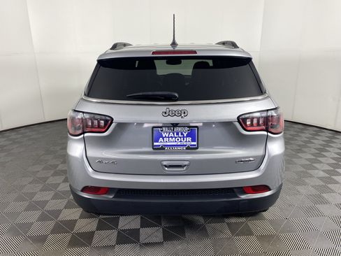 Used 2023 Jeep Compass Latitude w/ Convenience Group AWD/4WD image 8
