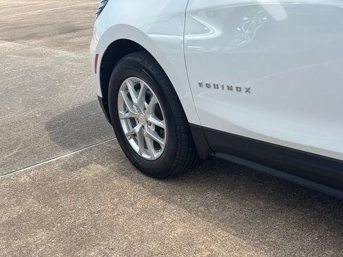Used 2023 Chevrolet Equinox LT FWD image 16