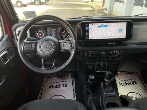 Used 2025 Jeep Wrangler Unlimited Sport AWD/4WD image 12
