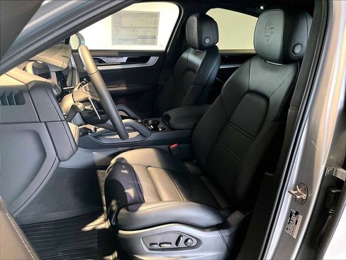 New 2026 Porsche Cayenne Coupe image 5