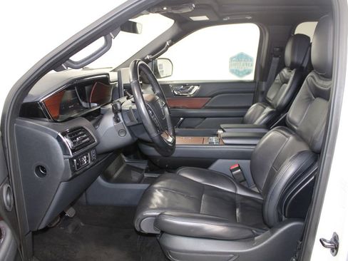 Used 2023 Lincoln Navigator Reserve image 24