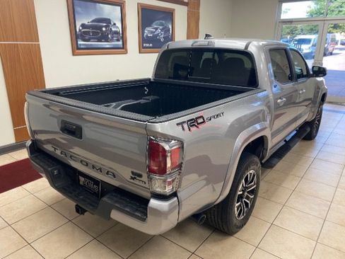 Used 2021 Toyota Tacoma TRD Sport RWD image 3