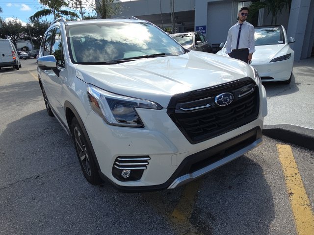 Used 2024 Subaru Forester Touring w/ Convenience Package AWD/4WD image 3