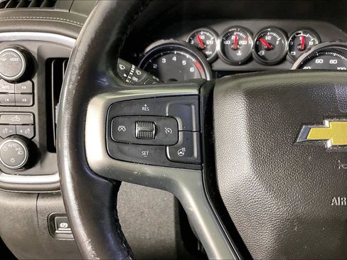 Used 2022 Chevrolet Silverado 1500 LT AWD/4WD image 25