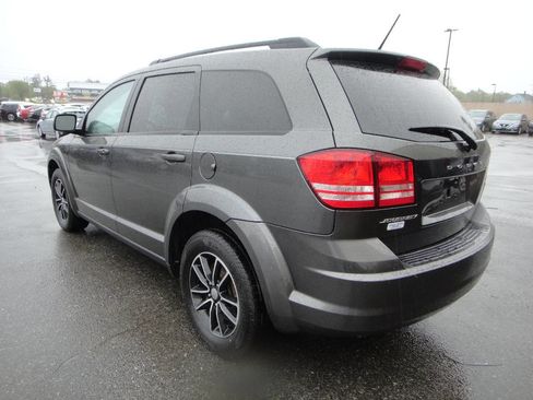 Used 2017 Dodge Journey SE w/ Flexible Seating Group FWD image 6