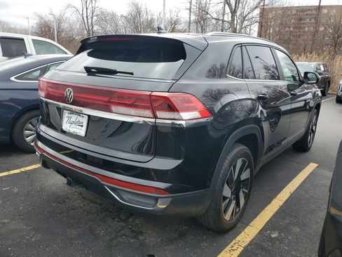 Used 2025 Volkswagen Atlas Cross Sport SE image 4