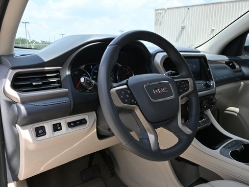 Used 2023 GMC Acadia Denali AWD/4WD image 17