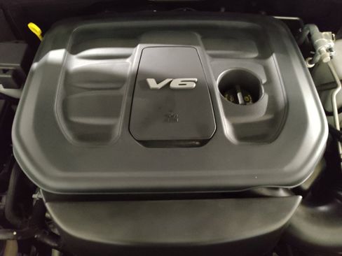 Used 2019 Jeep Grand Cherokee Altitude image 30