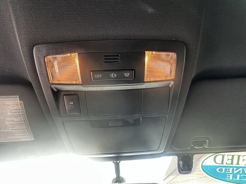 Used 2017 Toyota Tacoma TRD Sport w/ Tow Package image 19