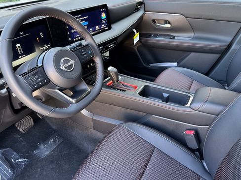 New 2026 Nissan Kicks SR w/ Cold Weather Package image 7