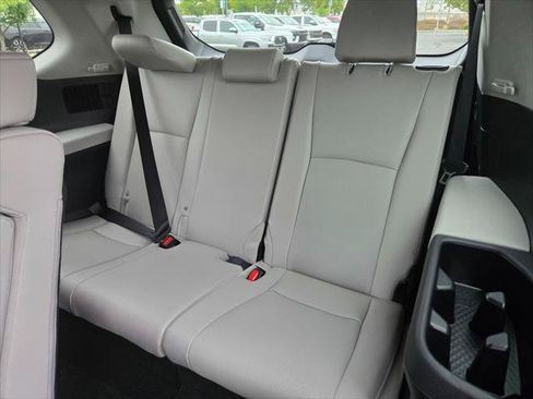 Certified 2026 Toyota Grand Highlander FWD image 11