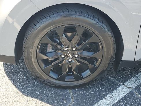 Used 2023 Kia Carnival SX image 33