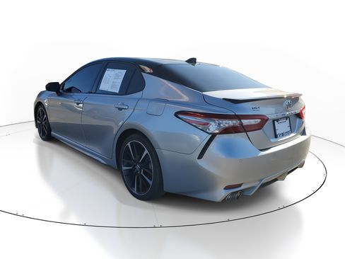 Used 2018 Toyota Camry XSE w/ Driver Assist Package image 4