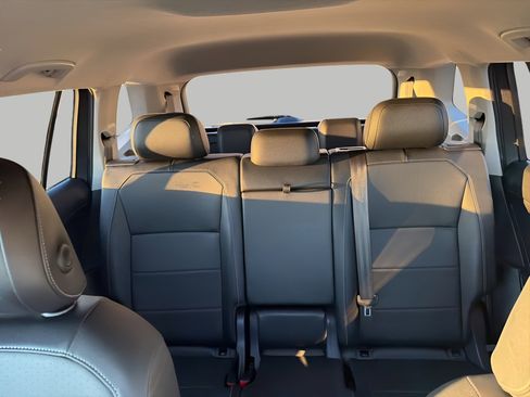 Used 2019 Volkswagen Tiguan SE image 21