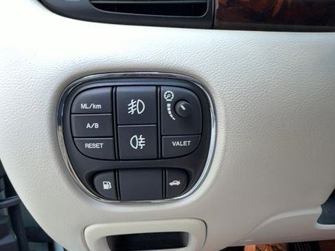 Used 2007 Jaguar XJ8 L RWD image 12