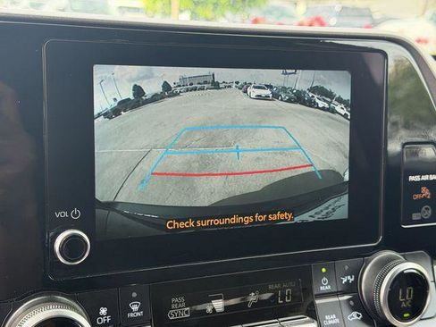 Certified 2025 Toyota Highlander LE FWD image 16