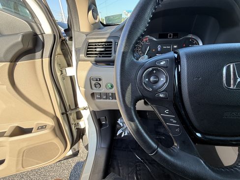 Used 2016 Honda Pilot Touring image 19