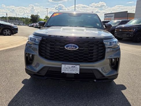 Used 2025 Ford Explorer ST-Line w/ Premium Package RWD image 2