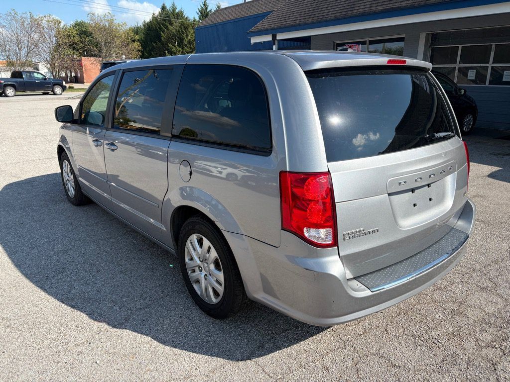 Used 2017 Dodge Grand Caravan SE w/ UConnect Hands-Free Group FWD image 6