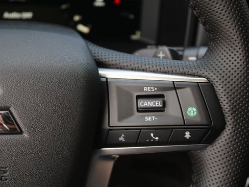 New 2025 Mitsubishi Outlander SE image 22