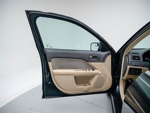 Used 2010 Ford Fusion SE image 22