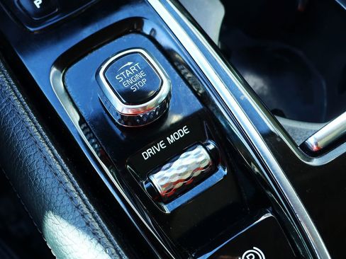 Used 2018 Volvo S90 T8 Momentum w/ Convenience Package image 59