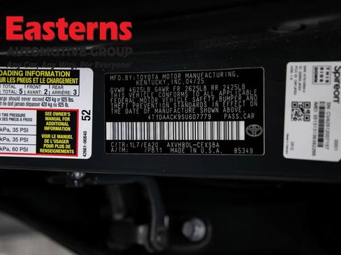 Used 2025 Toyota Camry SE FWD image 32