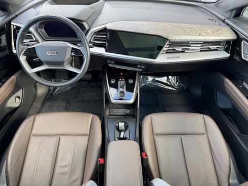 Used 2023 Audi Q4 e-tron Prestige image 11