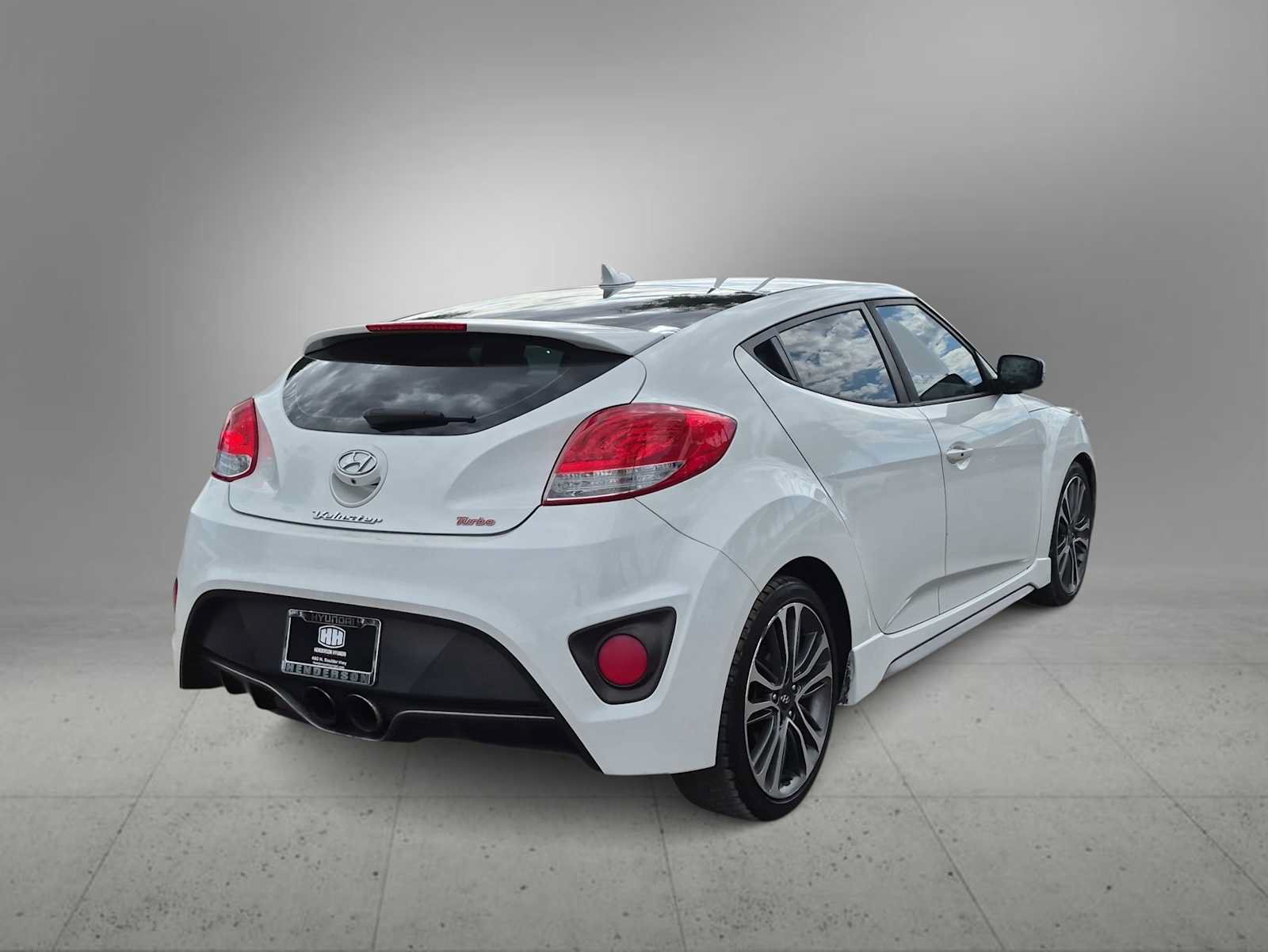 Used 2016 Hyundai Veloster Turbo FWD image 8