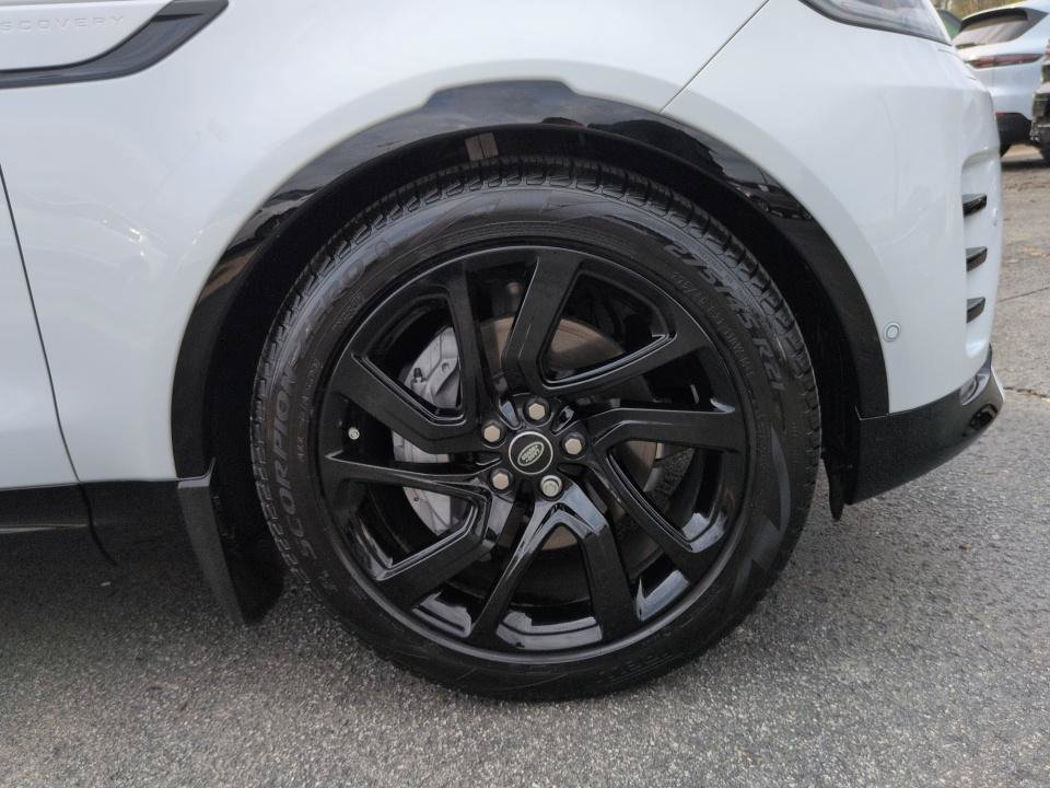 Certified 2025 Land Rover Discovery Dynamic SE AWD/4WD image 24