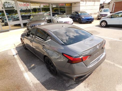 Used 2021 Nissan Altima 2.5 SR FWD image 7