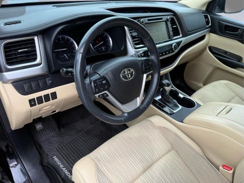 Used 2016 Toyota Highlander Plus AWD/4WD image 15