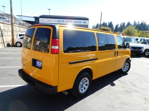Used 2010 Chevrolet Express 1500 LS image 8