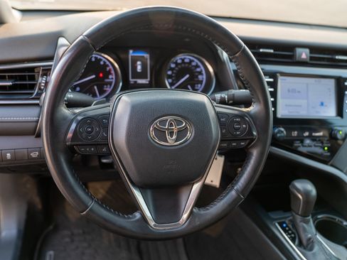 Used 2019 Toyota Camry SE FWD image 11