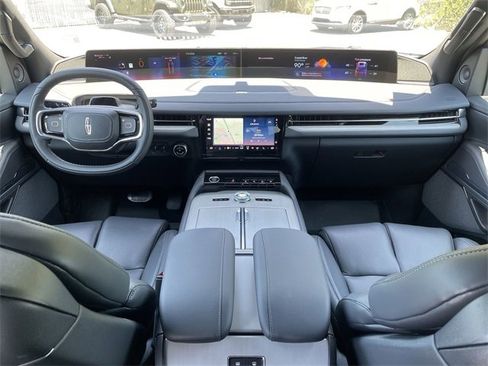 New 2025 Lincoln Navigator Reserve w/ Jet Appearance Package image 12