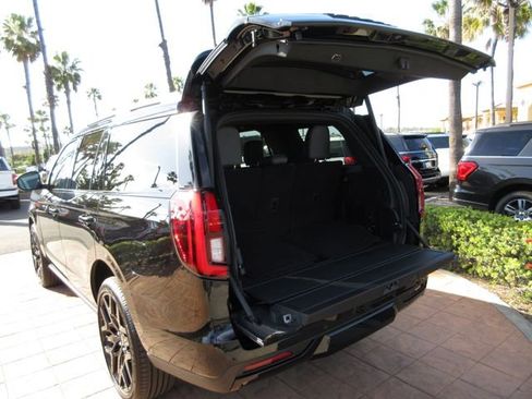 New 2026 Ford Expedition Platinum w/ Stealth Performance Package image 25