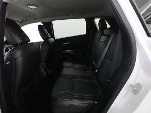 Used 2018 Jeep Cherokee Limited AWD/4WD image 25