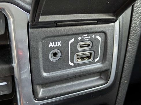 Used 2023 Jeep Wrangler Unlimited Sahara w/ Cold Weather Group AWD/4WD image 22