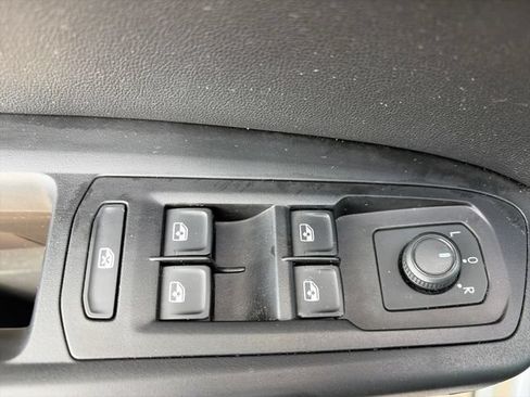 Used 2021 Volkswagen Atlas SE w/ Panoramic Sunroof Package AWD/4WD image 11