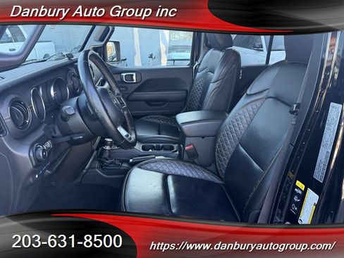 Used 2021 Jeep Wrangler Unlimited Sahara image 9