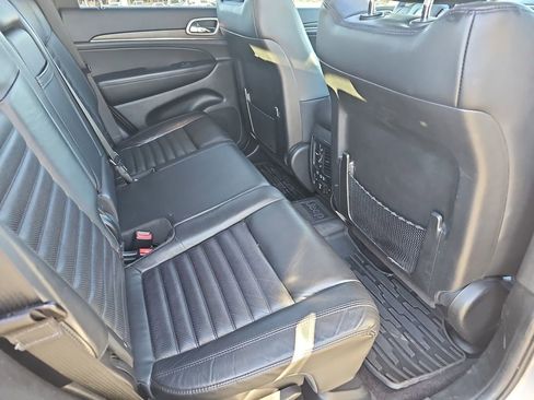 Used 2018 Jeep Grand Cherokee Limited image 13