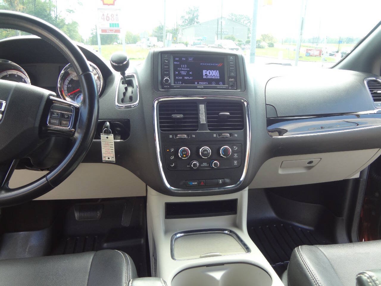 Used 2020 Dodge Grand Caravan SXT FWD image 9