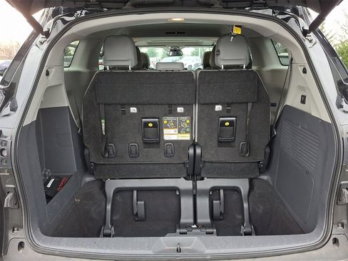 Certified 2024 Toyota Sienna XLE image 29