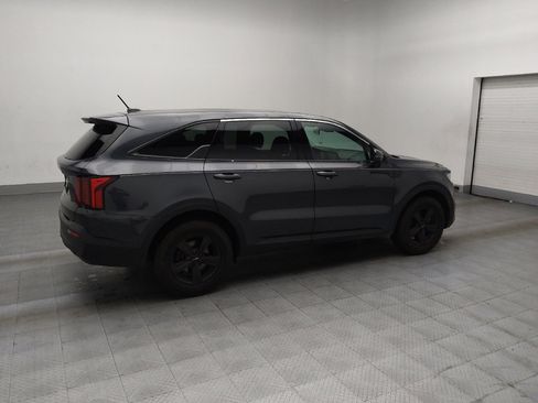 Used 2023 Kia Sorento LX image 10