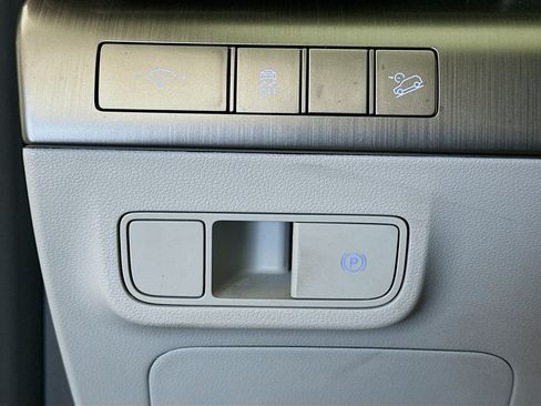 Used 2024 Hyundai Kona SEL AWD/4WD image 17